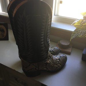 Cowtown Rattle Snake boots. Great Shape. 7.5D M Ladies 9